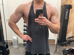 バストアップに繋がる方法4選！胸の筋トレメニューをご紹介！