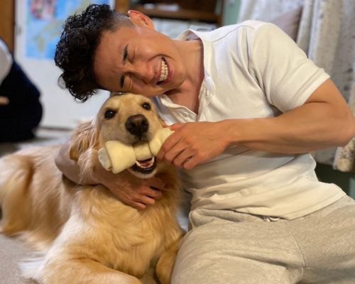 中島トレーナーの愛犬との写真