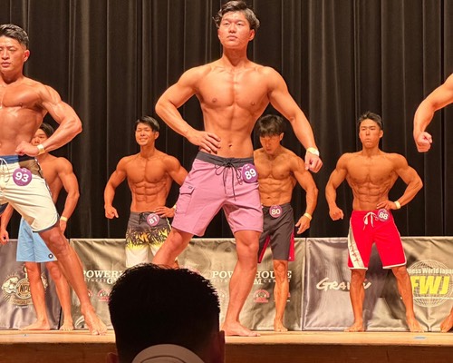 FWJ メンズフィジーク出場の時の写真
