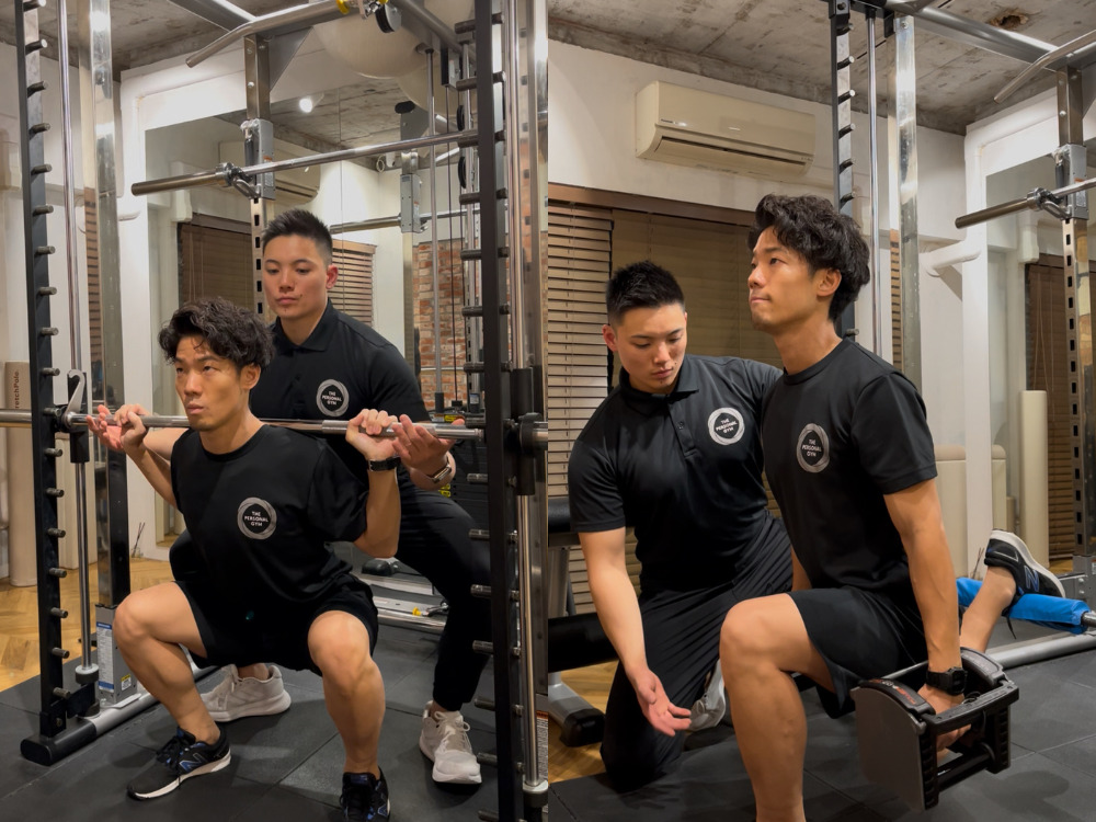 スクワットをしているお客様