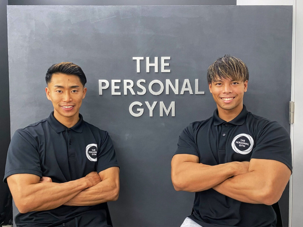 THE PERSONAL GYM　(ザパーソナルジム)代表・副代表が腕組みをしている写真