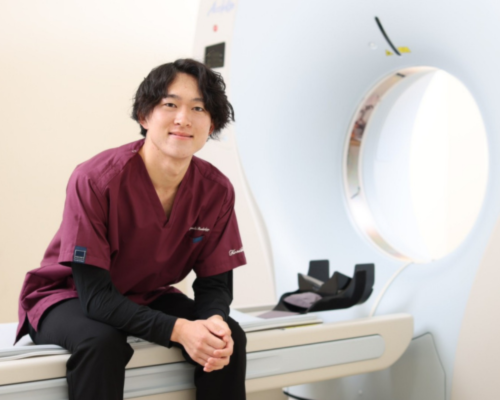 小西トレーナー