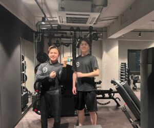 福田トレーナーと平松さんの写真