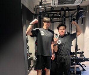 岩崎さんと福田トレーナーの写真