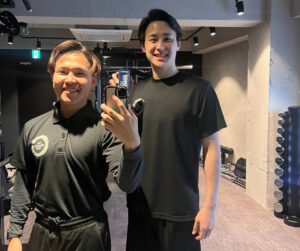 福田トレーナーと田中さんの写真