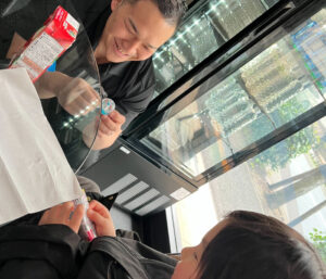 男性１人と女性の子供1人