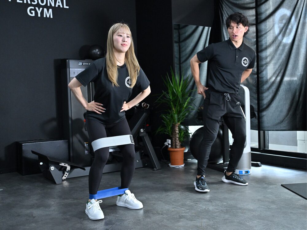 足立トレーナーとお客様とのサイドウォーク写真