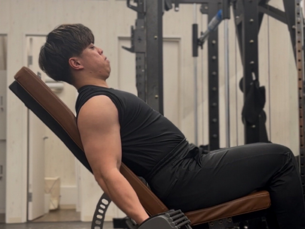 腕のトレーニングです
