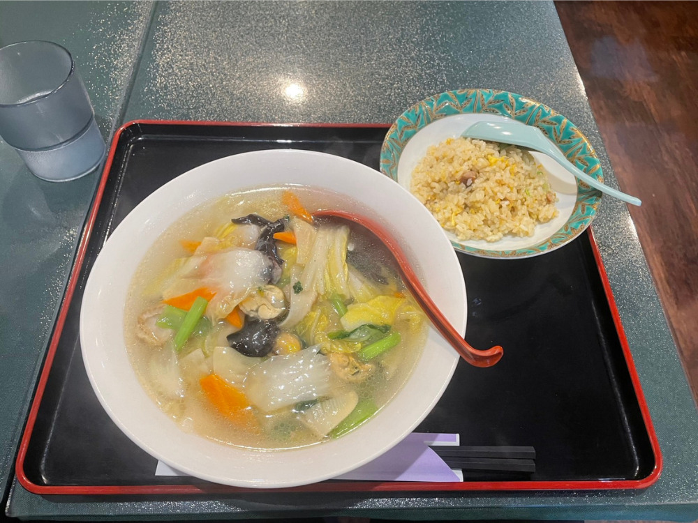 海鮮五目ラーメン＋チャーハンセットの写真