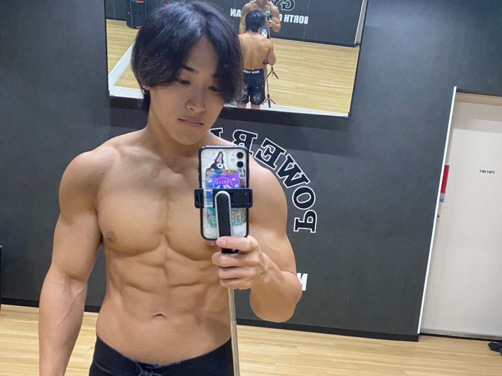 筋肉質な体