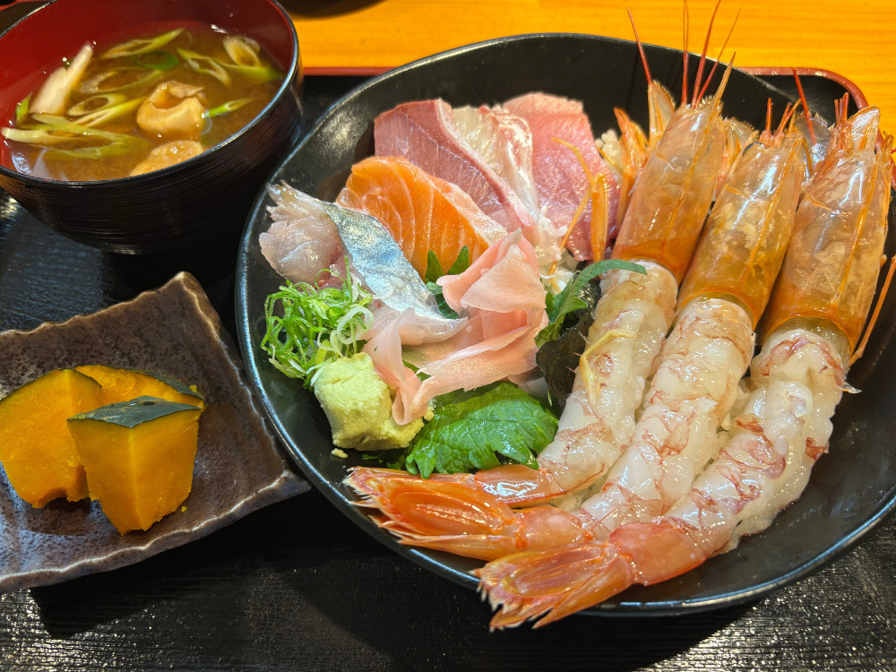 豪華海鮮丼の写真