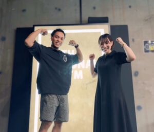 男性1名と女性1名