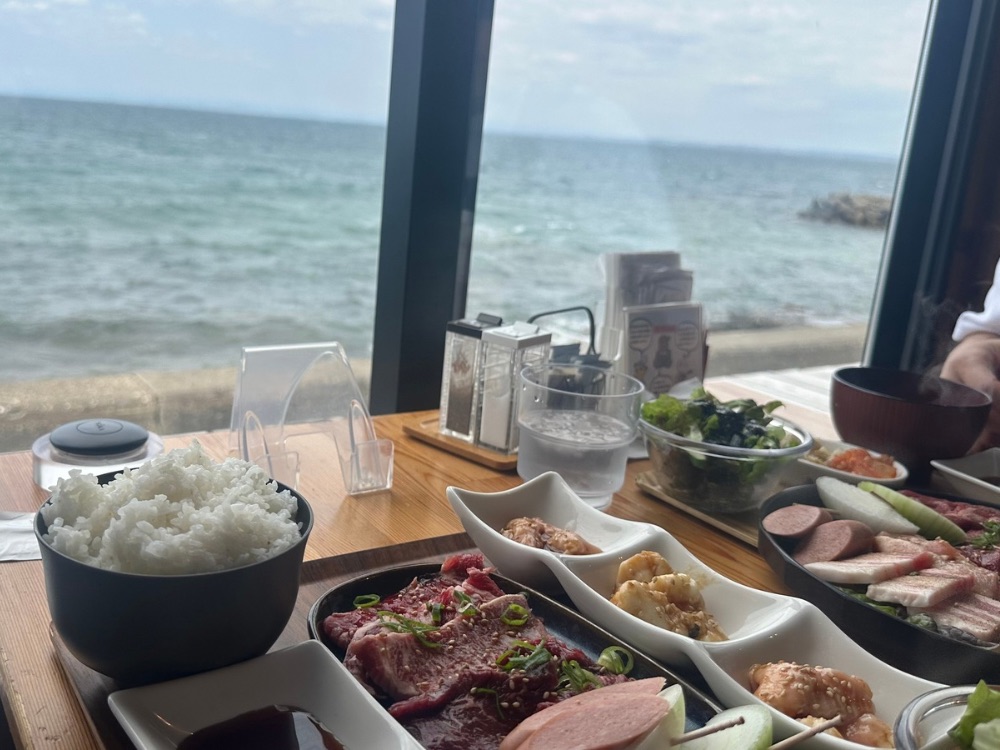 焼肉と海