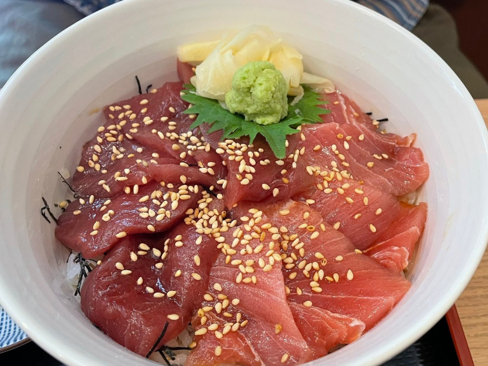 マグロ丼の写真