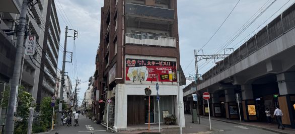 分岐を左に直進します。