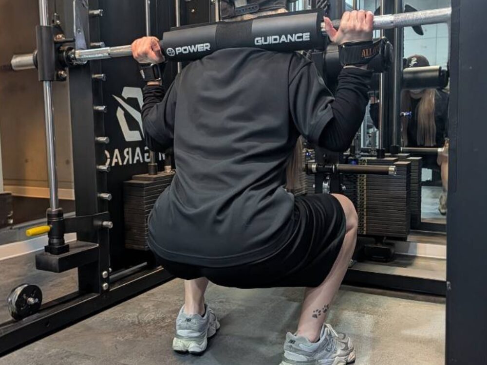 お客様がスクワットしている様子