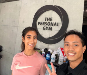 男性1名と女性1名