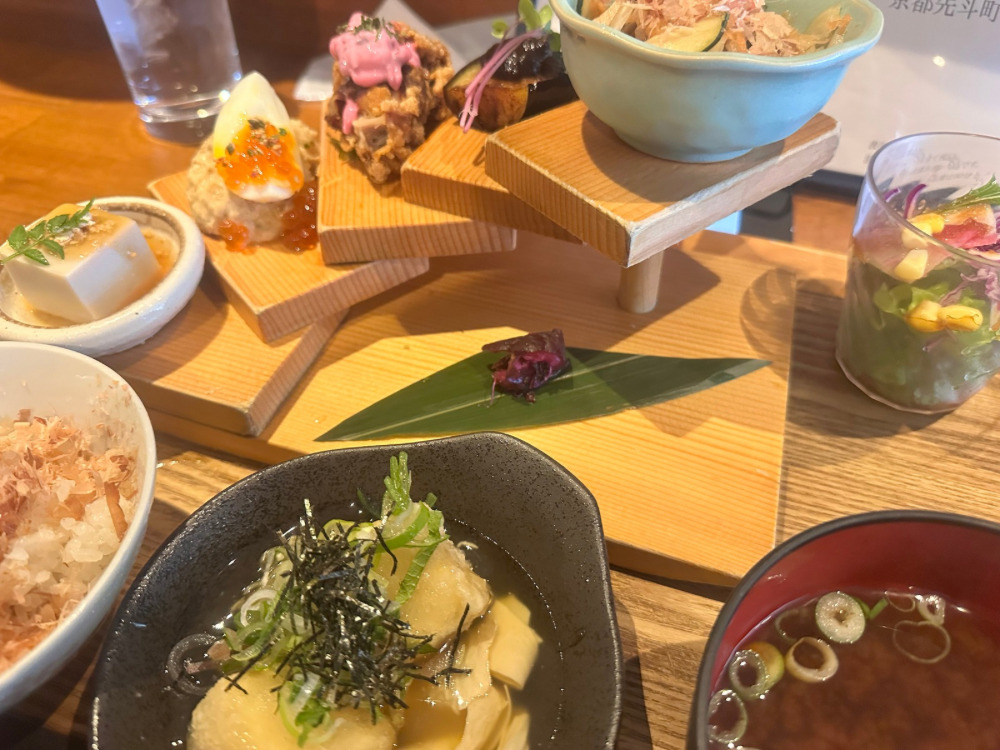 味噌汁等のご飯