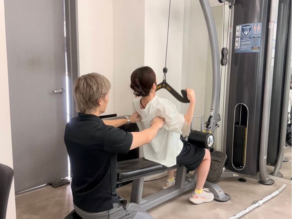 女性のお客様がトレーニングしている様子