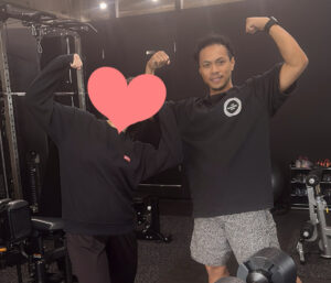 パーソナルジム綾瀬店にいる男性1名と女性1名