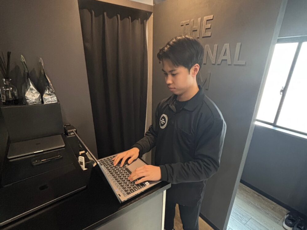 デスクワーク写真