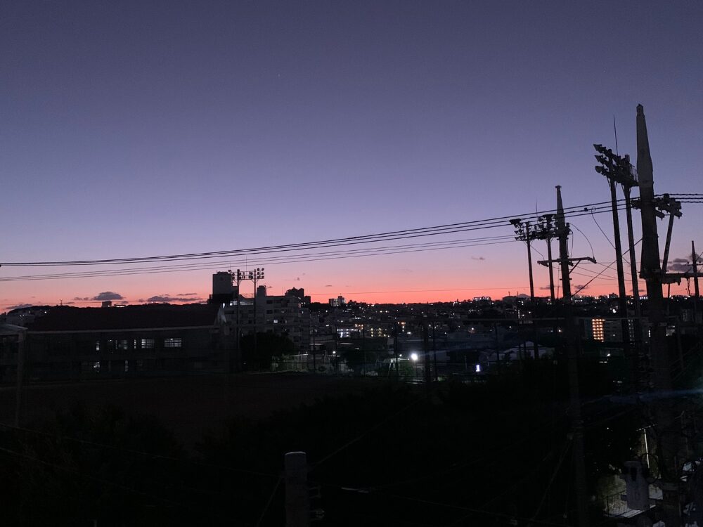 明け方の景色の画像