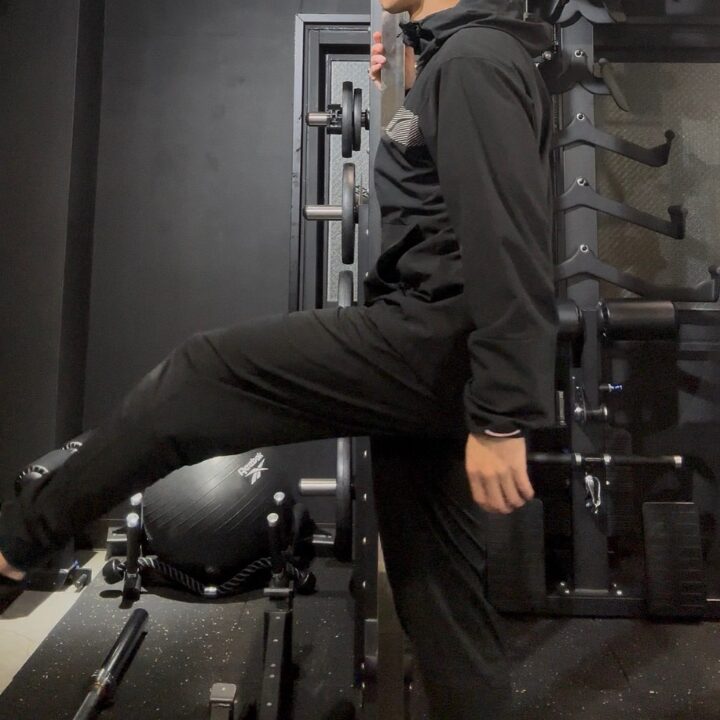 レッグスイング