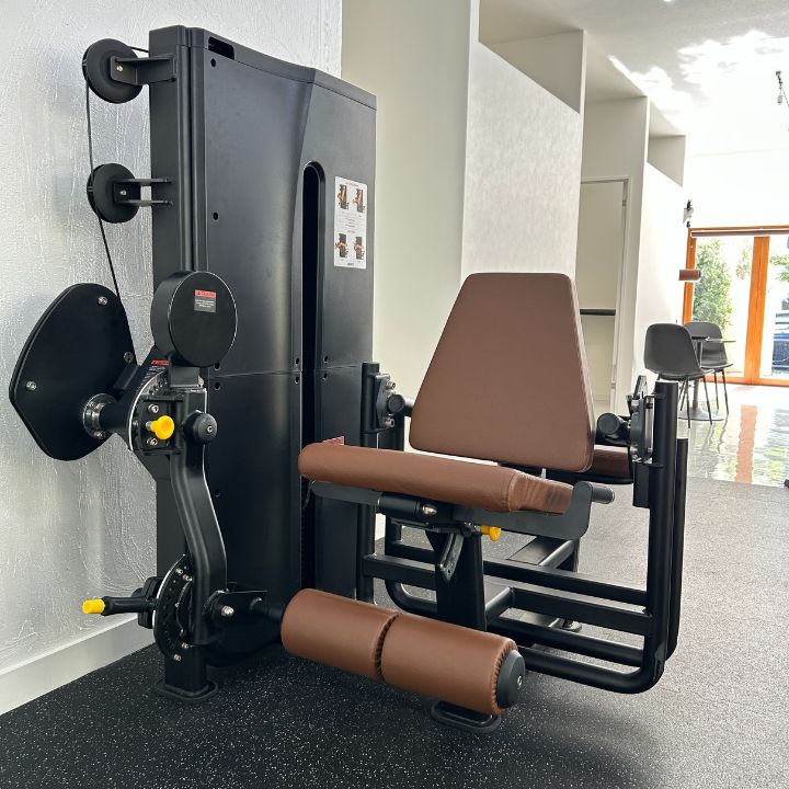 沖縄那覇店レッグエクステンションカール