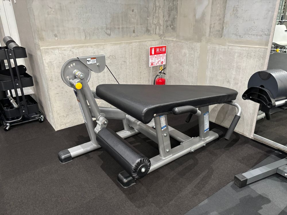 つくば店マシン③レッグエクステンションカール