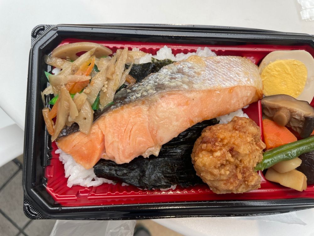 沖縄那覇店お客様の食事写真3