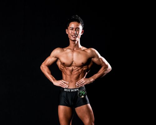 荒針トレーナーベストボディ大会出場写真