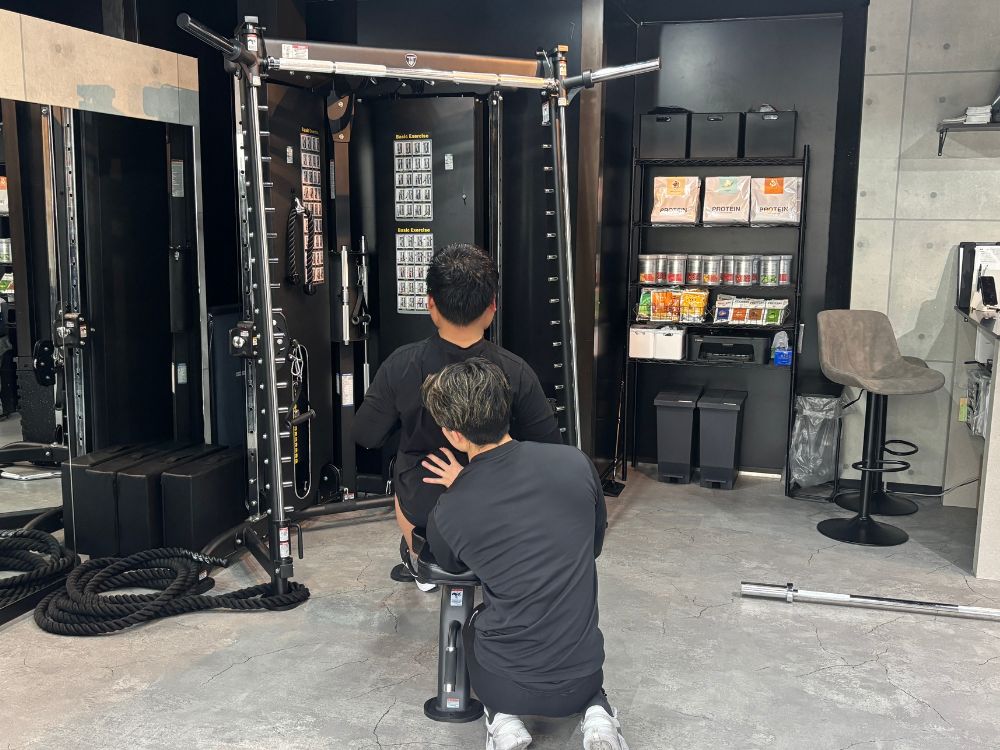 H様トレーニング風景プーリーロウ