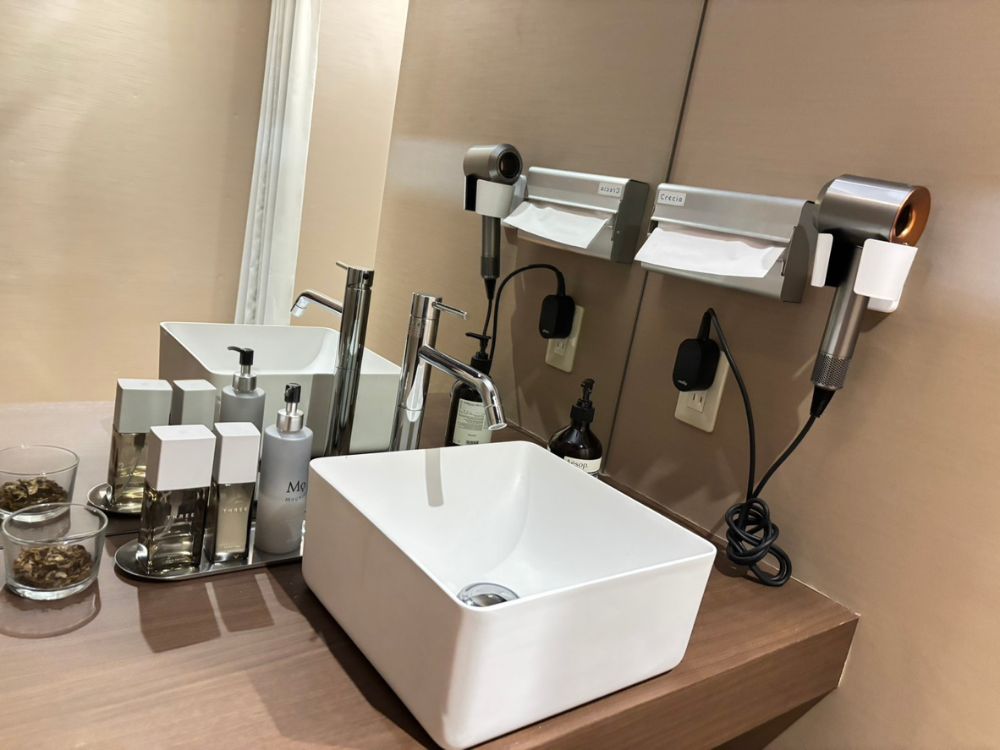 名古屋栄店の水回り(Aesopのハンドソープ、ダイソンのドライヤーなど)