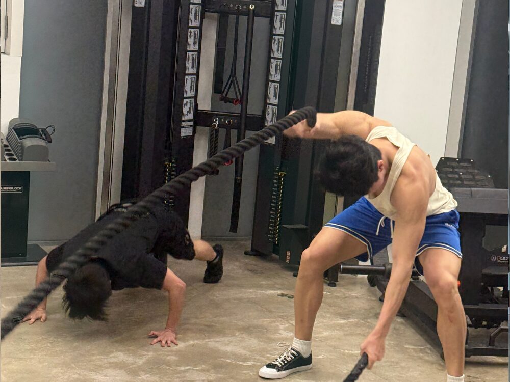 新宿御苑店に通う男性のお客様のトレーニング写真