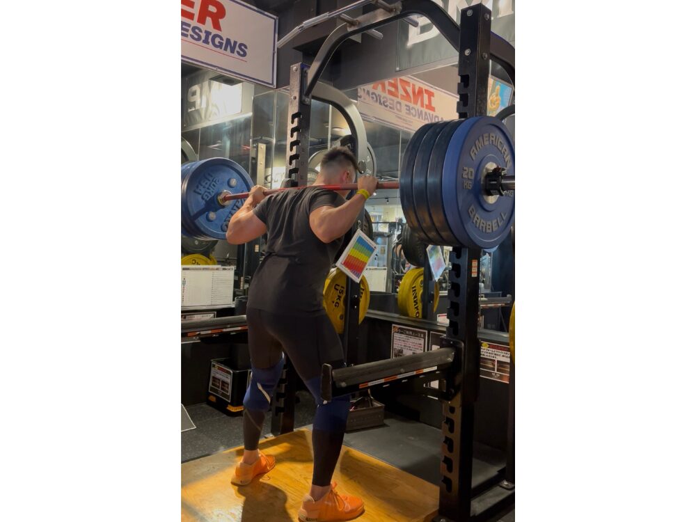 スクワットをしている様子