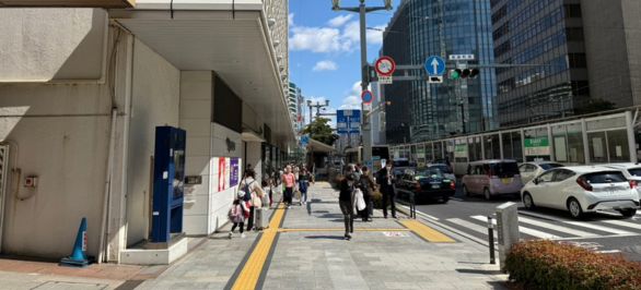 広島バスセンターの「西3」出口から地上へ降ります。