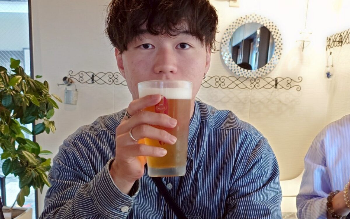 ビール飲んでる様子
