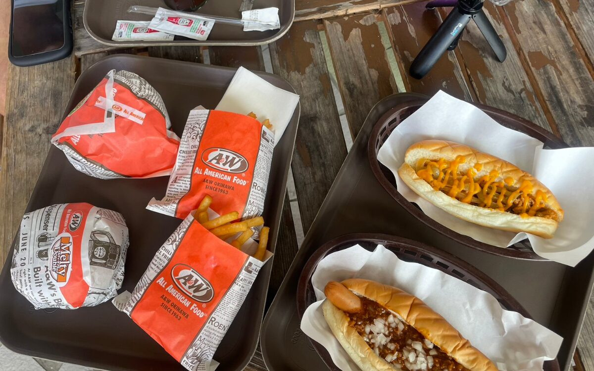A&Wのハンバーガー等