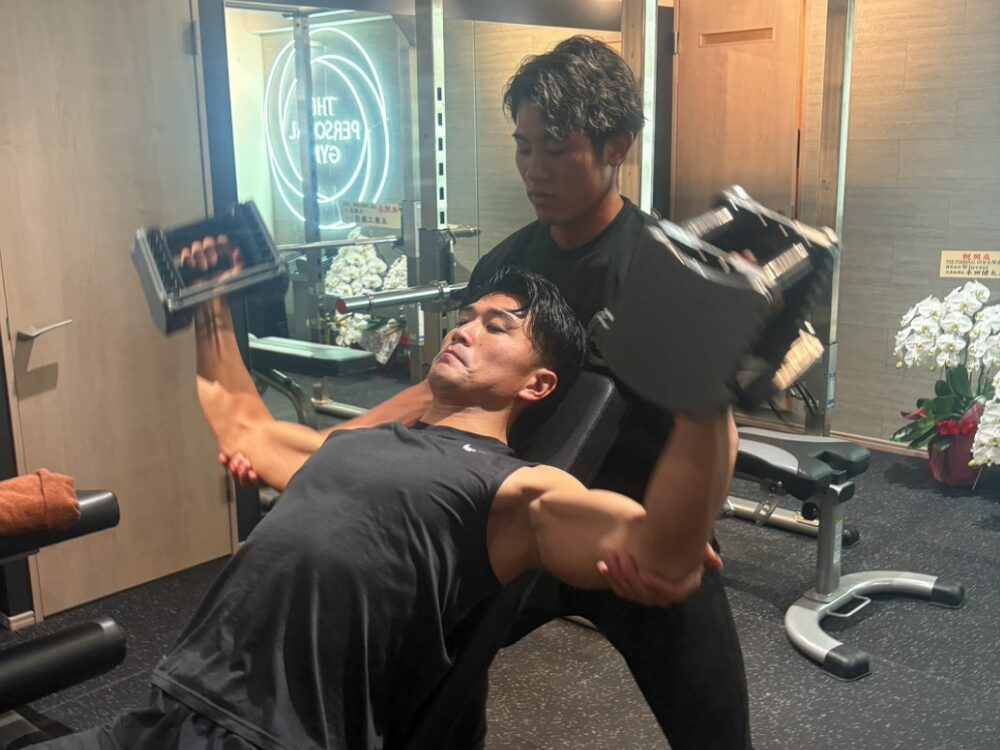 ダンベルフライ