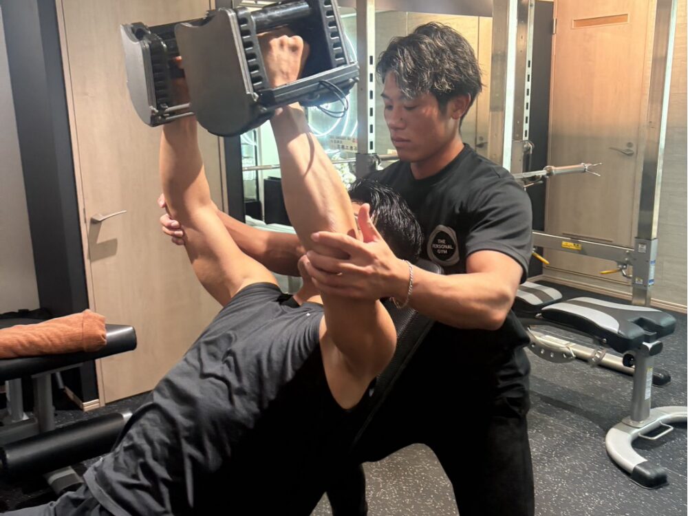 ダンベルフライ