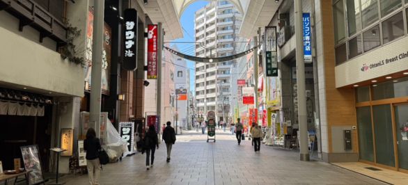 そのまま商店街を真っ直ぐ進みます。「サンマルクカフェ広島紙屋町店」などを通り過ぎていきます。
