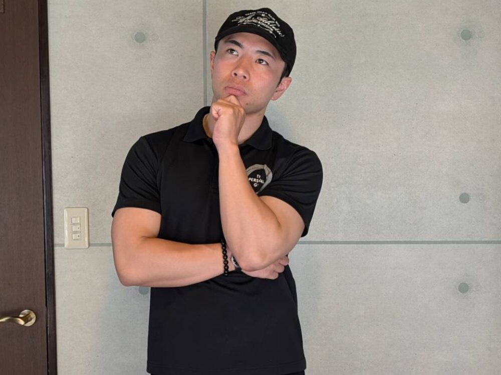 トレーナーが首をかしげている