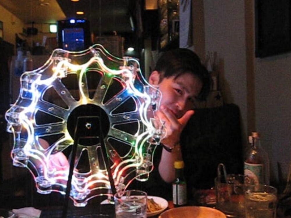 前田トレーナーがお酒の場を楽しんでいる写真