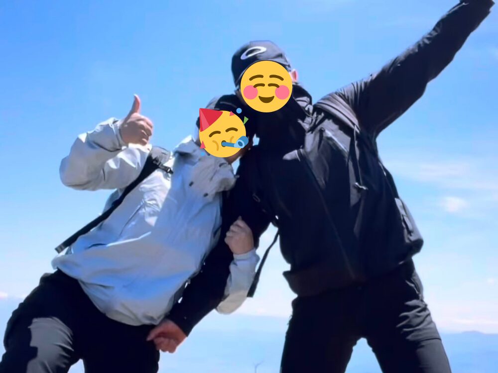 Kさんの彼女との2ショット写真