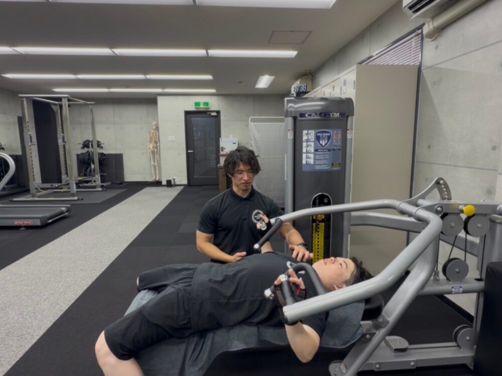 足立トレーナーとお客様