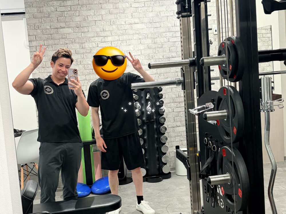 下井草駅・鷺ノ宮駅から通いやすいTHE PERSONAL GYM(ザパーソナルジム)下井草店のお客様とトレーナーの写真