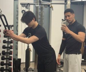 トレーナーとお客様の写真