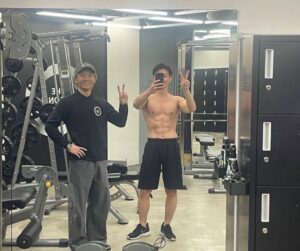 THE PERSONAL GYM新宿御苑店トレーナーとお客様のツーショット写真