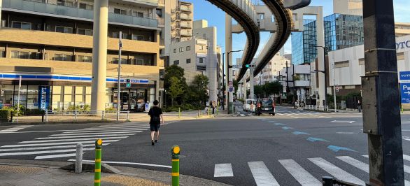「登戸2丁目交差点」をそのまま直進します。
