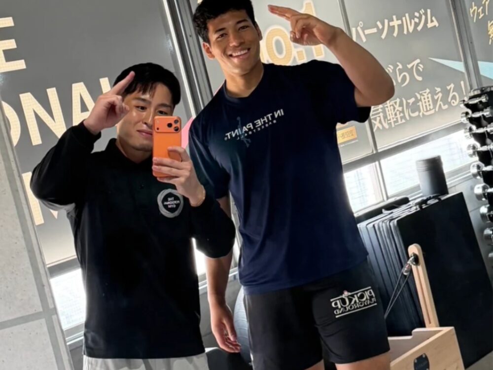 THE PERSONAL GYM 国分寺店 前田トレーナとお客様の2ショットの写真